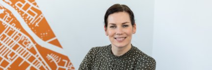 Das Portrait zeigt Lena Hartmann, die stellvertretende Pressesprecherin für Die Bremer Stadtreinigung. | © Die Bremer Stadtreinigung