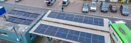 Photovoltaikanlagen aus der Vogelperspektive an der Recycling-Station Burglesum. | © Die Bremer Stadtreinigung