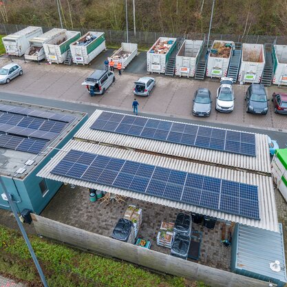 Photovoltaikanlagen in Burglesum | © Die Bremer Stadtreinigung Photovoltaikanlagen aus der Vogelperspektive an der Recycling-Station Burglesum. | © Die Bremer Stadtreinigung