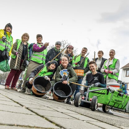 Eine Sammelinitiative | © Die Bremer Stadtreinigung Ein Gruppenbild einer Sammelinitiative während einer Aktion. | © Die Bremer Stadtreinigung